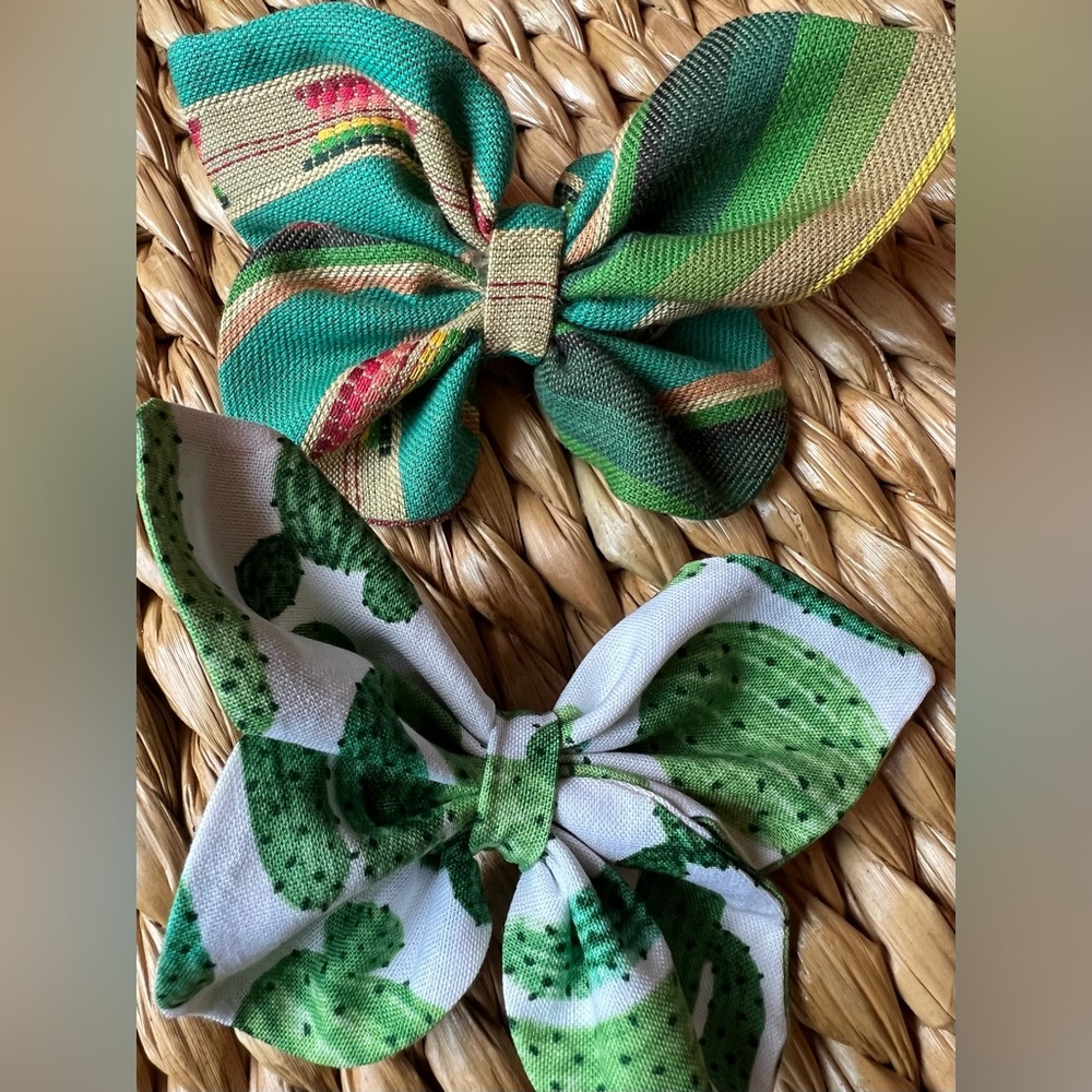 2 NEW Hair Bows cactus zarape mexican   Hair Clips 4.5in to 5in size  Accessorie